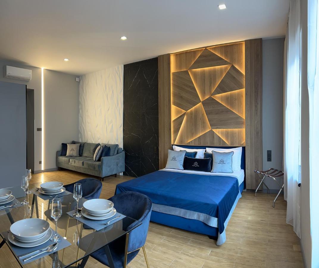 Central Family Boutique Apartments 2 Lviv Exterior foto