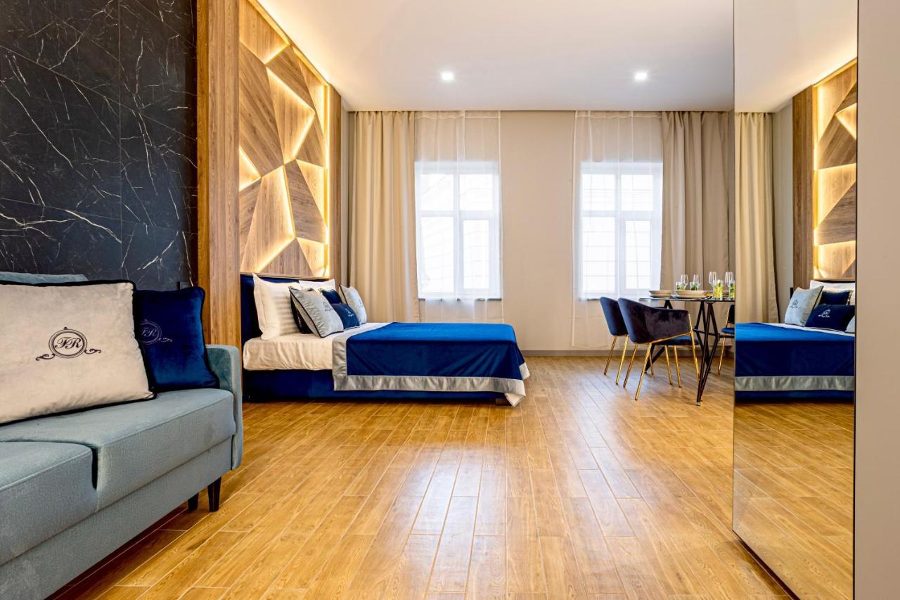 Central Family Boutique Apartments 2 Lviv Exterior foto